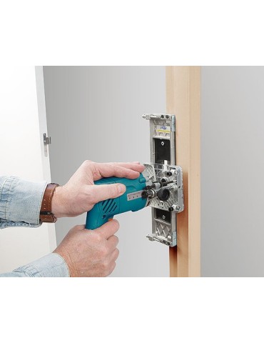 FRESADORA  PERNIADORA  GUIA  P.  6MM  430  W  FP114